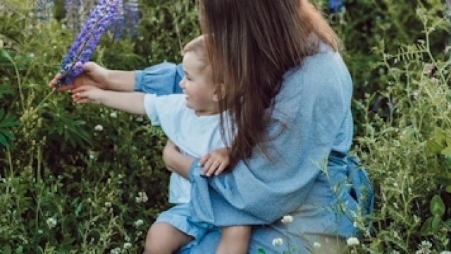 Flores de Bach para Madres Agotadas: Recupera la Energía y el Equilibrio Emocional
